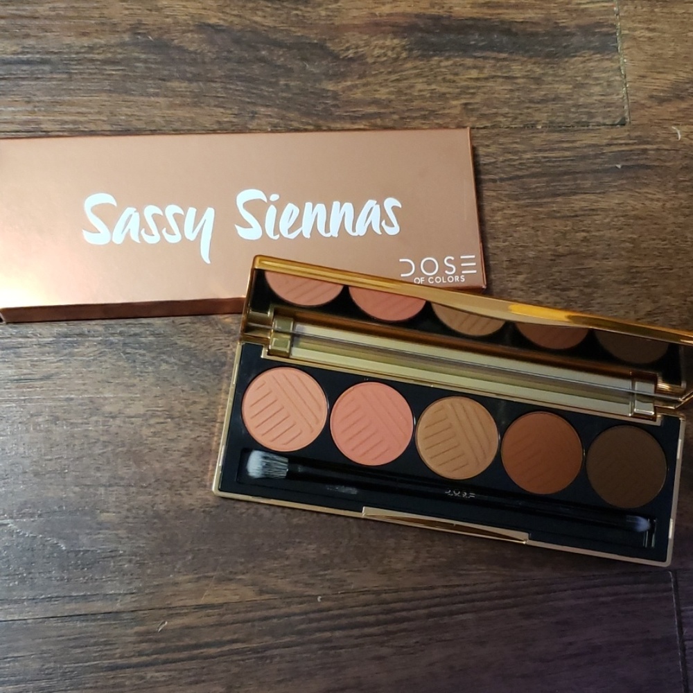 Dose of colors Eyeshadow palette